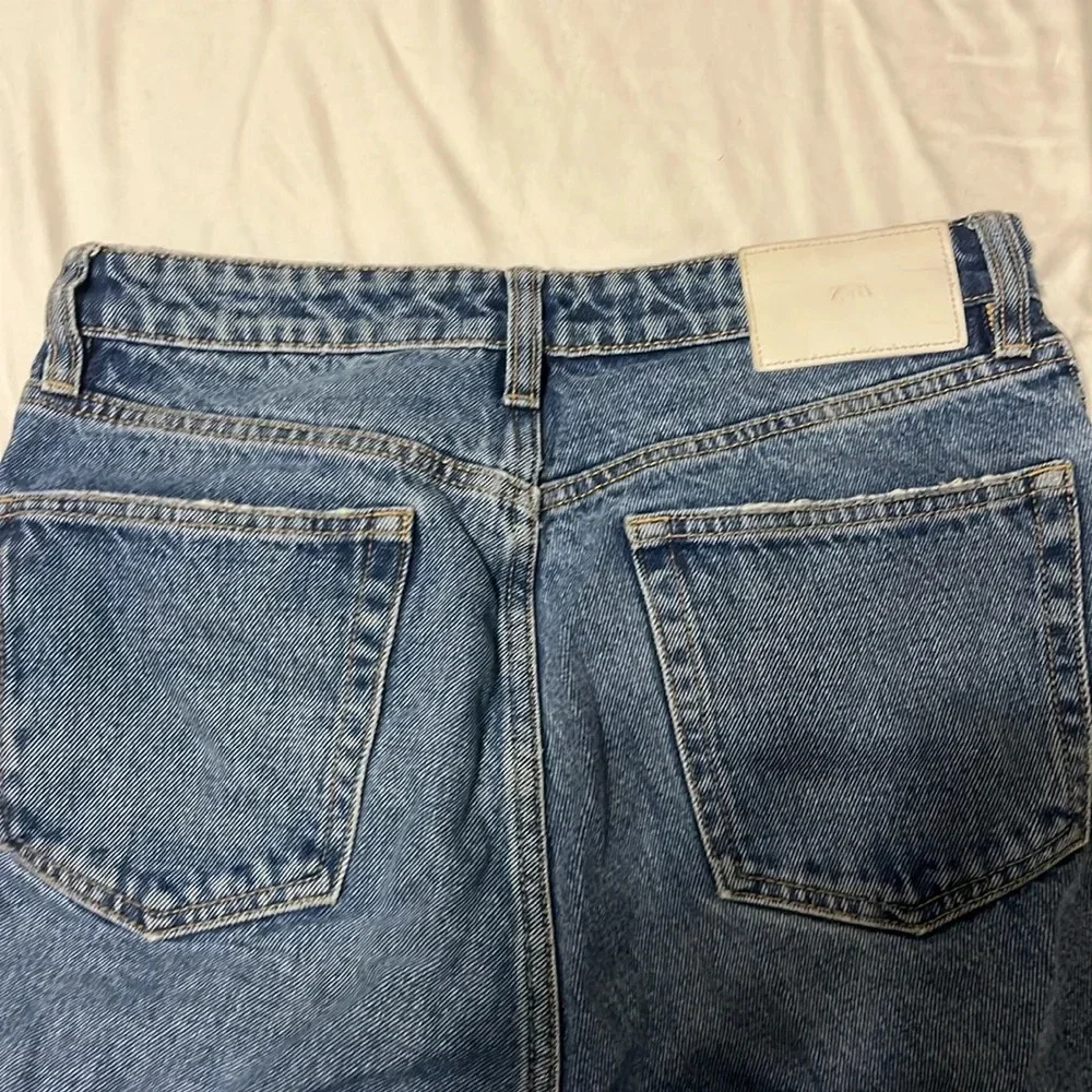 Zara High Rise Straight Leg Jeans with cuffed distressed bottom - Picture 4 of 5